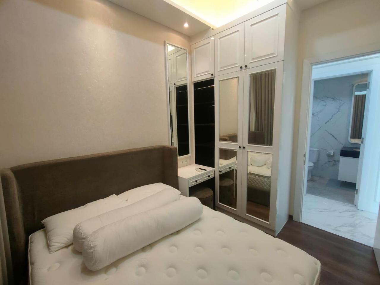 ג'קרטה Super Penthouse Stmoritz Apartment, Lippomall Puri Indah מראה חיצוני תמונה